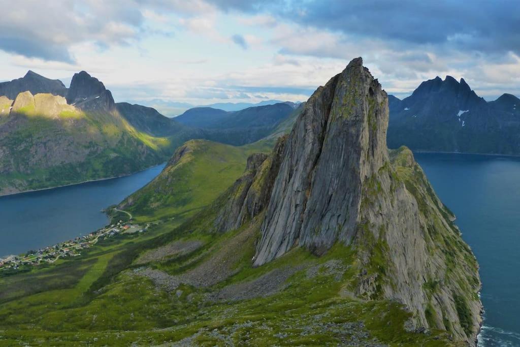 Cozy Apartment Between Sea And Mountains Mefjordvaer ภายนอก รูปภาพ