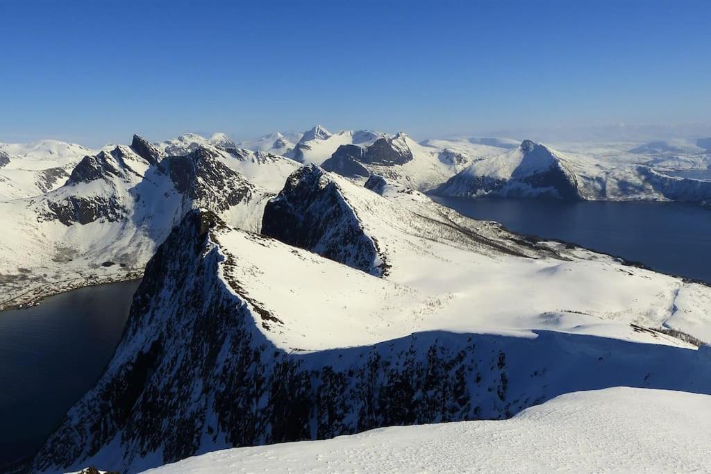 Cozy Apartment Between Sea And Mountains Mefjordvaer ภายนอก รูปภาพ